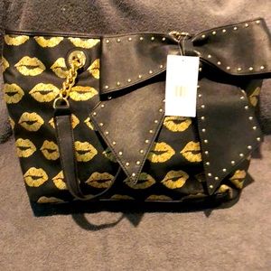 Final sale price Betsey Johnson NWT handbag with gold accents